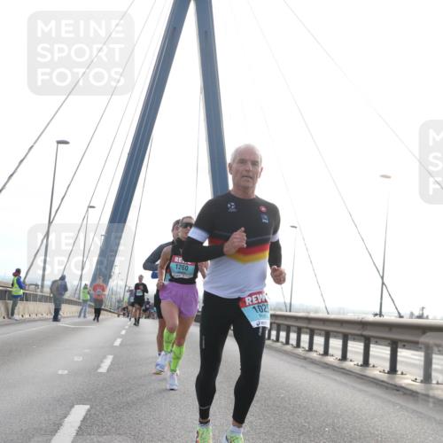 03.10.2024 - Köhlbrandbrückenlauf Jannik Wohlers http://msf.ph/oto/7206738 03.10.2024 09:20:19 Position 1 1260, 102 meine-sportfotos.de