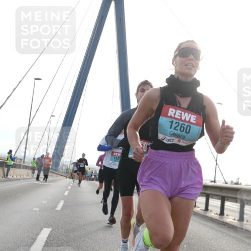 03.10.2024 - Köhlbrandbrückenlauf Jannik Wohlers http://msf.ph/oto/7206856 03.10.2024 09:20:20 Position 1 1529, 1260 meine-sportfotos.de
