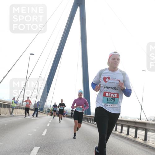 03.10.2024 - Köhlbrandbrückenlauf Jannik Wohlers http://msf.ph/oto/7207018 03.10.2024 09:20:21 Position 1 4, 1529, 1131 meine-sportfotos.de