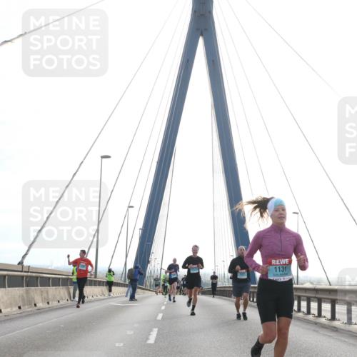 03.10.2024 - Köhlbrandbrückenlauf Jannik Wohlers http://msf.ph/oto/7207102 03.10.2024 09:20:22 Position 1 1091, 1131 meine-sportfotos.de