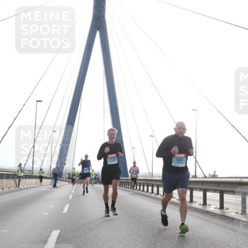 03.10.2024 - Köhlbrandbrückenlauf Jannik Wohlers http://msf.ph/oto/7207152 03.10.2024 09:20:25 Position 1 1308, 1172, 1091 meine-sportfotos.de