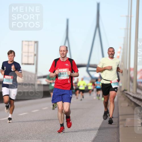 03.10.2024 - Köhlbrandbrückenlauf Fuchs,  Jonas http://msf.ph/oto/7207160 03.10.2024 09:43:21 Position 3 2696, 1469, 1420 meine-sportfotos.de