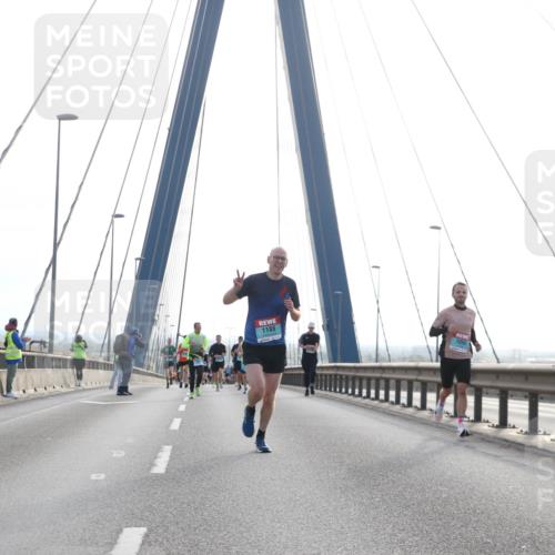 03.10.2024 - Köhlbrandbrückenlauf Jannik Wohlers http://msf.ph/oto/7207189 03.10.2024 09:20:27 Position 1 1188, 1098 meine-sportfotos.de