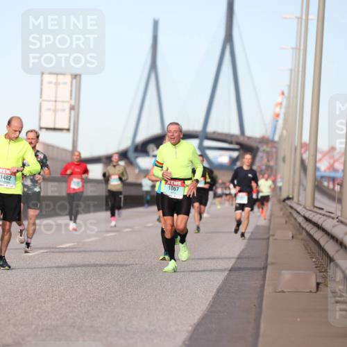 03.10.2024 - Köhlbrandbrückenlauf Fuchs,  Jonas http://msf.ph/oto/7207886 03.10.2024 09:43:36 Position 3 1533, 1482, 1067 meine-sportfotos.de