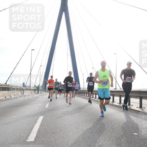 03.10.2024 - Köhlbrandbrückenlauf Jannik Wohlers http://msf.ph/oto/7208119 03.10.2024 09:20:34 Position 1 1743, 1310, 2659, 1160 meine-sportfotos.de