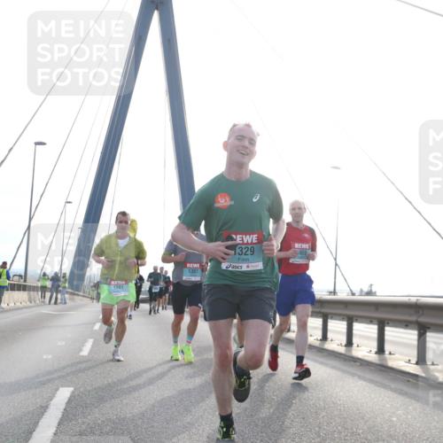 03.10.2024 - Köhlbrandbrückenlauf Jannik Wohlers http://msf.ph/oto/7208496 03.10.2024 09:20:39 Position 1 1329, 469, 1307, 1391 meine-sportfotos.de