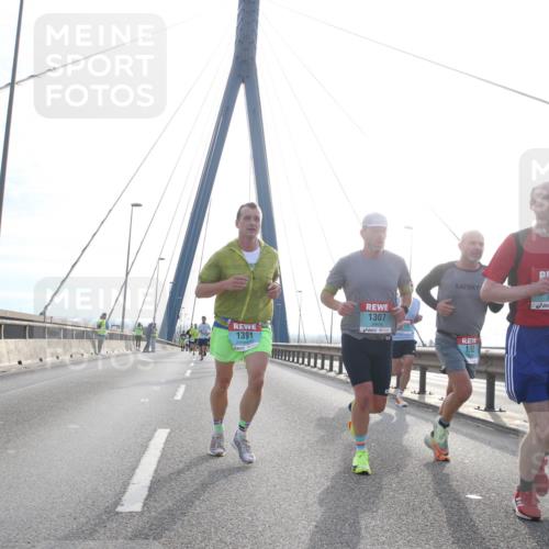 03.10.2024 - Köhlbrandbrückenlauf Jannik Wohlers http://msf.ph/oto/7208550 03.10.2024 09:20:40 Position 1 69, 1307, 1391, 176, 7162 meine-sportfotos.de