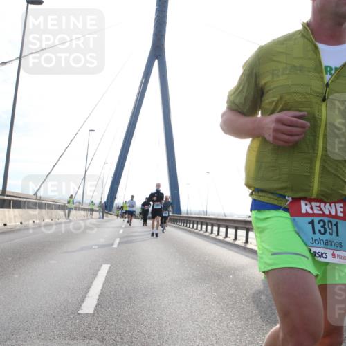 03.10.2024 - Köhlbrandbrückenlauf Jannik Wohlers http://msf.ph/oto/7208599 03.10.2024 09:20:41 Position 1 1391 meine-sportfotos.de