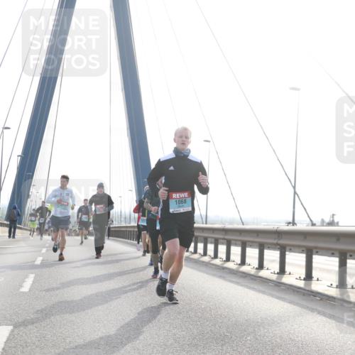 03.10.2024 - Köhlbrandbrückenlauf Jannik Wohlers http://msf.ph/oto/7208722 03.10.2024 09:20:43 Position 1 2522, 1218, 1068 meine-sportfotos.de