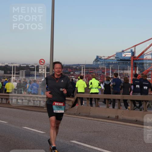 03.10.2024 - Köhlbrandbrückenlauf Matties Gatica Varas http://msf.ph/oto/7209339 03.10.2024 09:35:06 Position 2 500, 1255 meine-sportfotos.de