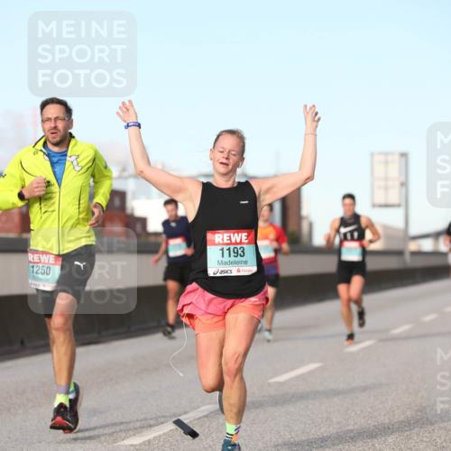 03.10.2024 - Köhlbrandbrückenlauf Fuchs,  Jonas http://msf.ph/oto/7209425 03.10.2024 09:44:30 Position 3 1250, 1193 meine-sportfotos.de