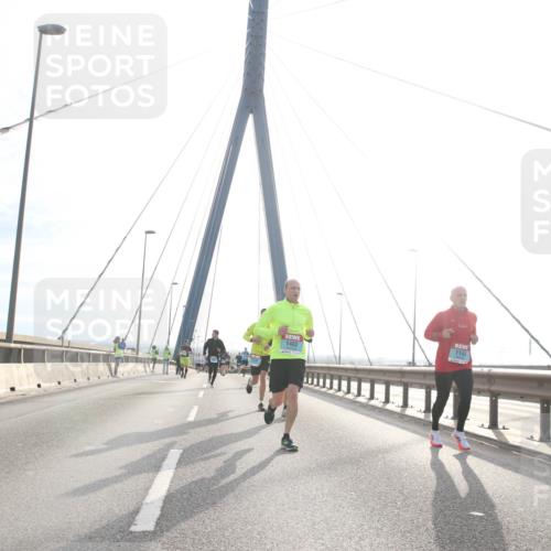 03.10.2024 - Köhlbrandbrückenlauf Jannik Wohlers http://msf.ph/oto/7209686 03.10.2024 09:20:48 Position 1 1140, 1482 meine-sportfotos.de