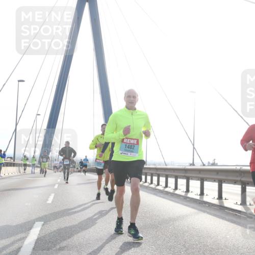 03.10.2024 - Köhlbrandbrückenlauf Jannik Wohlers http://msf.ph/oto/7209713 03.10.2024 09:20:48 Position 1 1250, 1482, 1140 meine-sportfotos.de