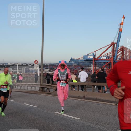 03.10.2024 - Köhlbrandbrückenlauf Matties Gatica Varas http://msf.ph/oto/7209804 03.10.2024 09:35:27 Position 2 500, 1176, 1067, 500, 1478, 1140 meine-sportfotos.de