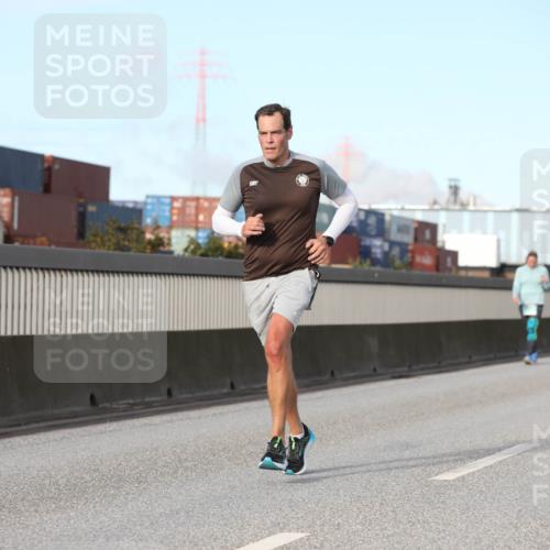 03.10.2024 - Köhlbrandbrückenlauf Fuchs,  Jonas http://msf.ph/oto/7209907 03.10.2024 09:44:44 Position 3 1056 meine-sportfotos.de