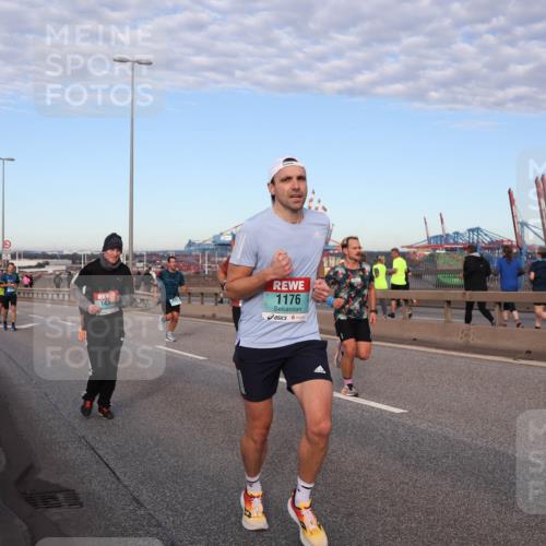 03.10.2024 - Köhlbrandbrückenlauf Matties Gatica Varas http://msf.ph/oto/7209989 03.10.2024 09:35:33 Position 2 143, 1176 meine-sportfotos.de
