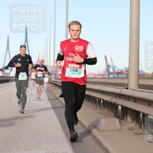 03.10.2024 - Köhlbrandbrückenlauf Fuchs,  Jonas http://msf.ph/oto/7210375 03.10.2024 09:44:51 Position 3 1920, 1083, 1266 meine-sportfotos.de