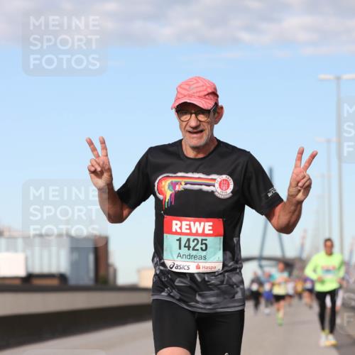 03.10.2024 - Köhlbrandbrückenlauf Fuchs,  Jonas http://msf.ph/oto/7210775 03.10.2024 09:44:57 Position 3 1425 meine-sportfotos.de