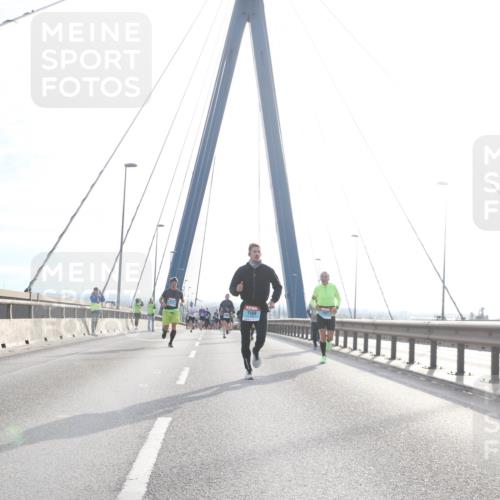 03.10.2024 - Köhlbrandbrückenlauf Jannik Wohlers http://msf.ph/oto/7211508 03.10.2024 09:20:51 Position 1 1109 meine-sportfotos.de