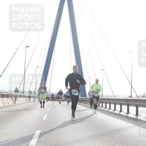03.10.2024 - Köhlbrandbrückenlauf Jannik Wohlers http://msf.ph/oto/7211529 03.10.2024 09:20:51 Position 1 1109 meine-sportfotos.de