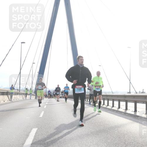 03.10.2024 - Köhlbrandbrückenlauf Jannik Wohlers http://msf.ph/oto/7211562 03.10.2024 09:20:52 Position 1 1109, 1067 meine-sportfotos.de