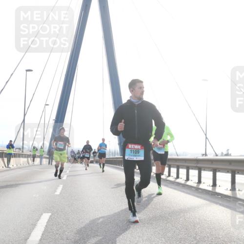 03.10.2024 - Köhlbrandbrückenlauf Jannik Wohlers http://msf.ph/oto/7211583 03.10.2024 09:20:52 Position 1 1114, 1109, 1067 meine-sportfotos.de