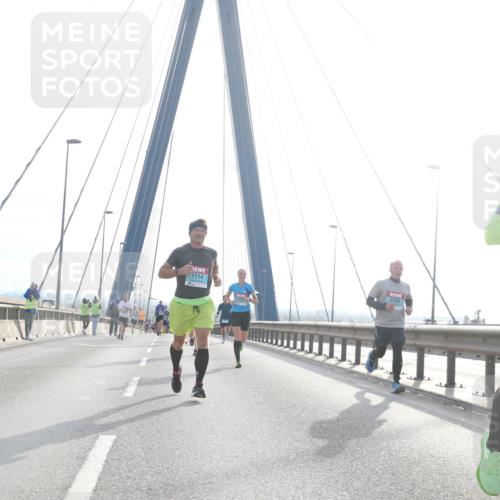 03.10.2024 - Köhlbrandbrückenlauf Jannik Wohlers http://msf.ph/oto/7211674 03.10.2024 09:20:54 Position 1 1114, 1139, 1067 meine-sportfotos.de