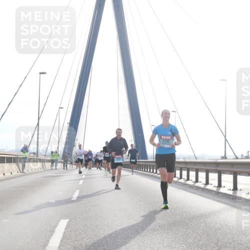 03.10.2024 - Köhlbrandbrückenlauf Jannik Wohlers http://msf.ph/oto/7211845 03.10.2024 09:20:56 Position 1 1255, 1132 meine-sportfotos.de