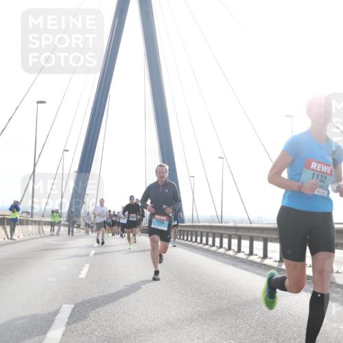 03.10.2024 - Köhlbrandbrückenlauf Jannik Wohlers http://msf.ph/oto/7211946 03.10.2024 09:20:57 Position 1 1255, 1132 meine-sportfotos.de