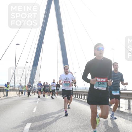 03.10.2024 - Köhlbrandbrückenlauf Jannik Wohlers http://msf.ph/oto/7212005 03.10.2024 09:21:02 Position 1 1217, 1245, 1000 meine-sportfotos.de