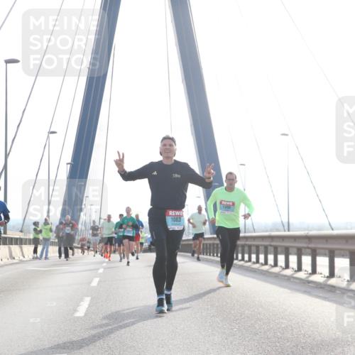 03.10.2024 - Köhlbrandbrückenlauf Jannik Wohlers http://msf.ph/oto/7212604 03.10.2024 09:21:13 Position 1 1121, 1083, 1496 meine-sportfotos.de