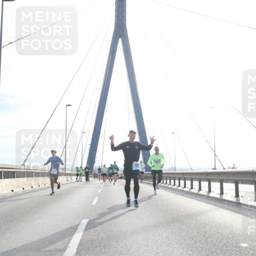 03.10.2024 - Köhlbrandbrückenlauf Jannik Wohlers http://msf.ph/oto/7212621 03.10.2024 09:21:13 Position 1  meine-sportfotos.de