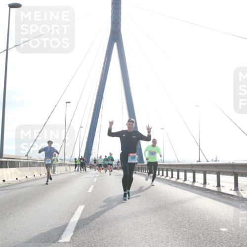 03.10.2024 - Köhlbrandbrückenlauf Jannik Wohlers http://msf.ph/oto/7212644 03.10.2024 09:21:14 Position 1 1083 meine-sportfotos.de