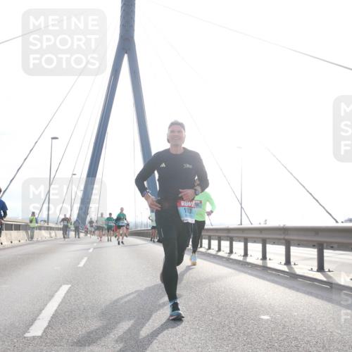 03.10.2024 - Köhlbrandbrückenlauf Jannik Wohlers http://msf.ph/oto/7212657 03.10.2024 09:21:14 Position 1 1083 meine-sportfotos.de