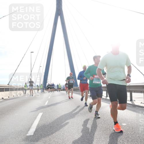 03.10.2024 - Köhlbrandbrückenlauf Jannik Wohlers http://msf.ph/oto/7212693 03.10.2024 09:21:22 Position 1 1461, 1202 meine-sportfotos.de
