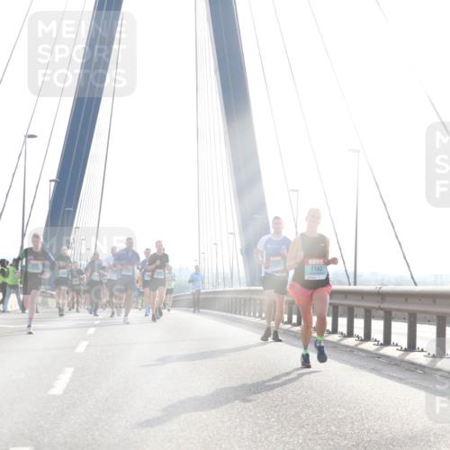 03.10.2024 - Köhlbrandbrückenlauf Jannik Wohlers http://msf.ph/oto/7212841 03.10.2024 09:21:25 Position 1 1123, 2076, 1193 meine-sportfotos.de
