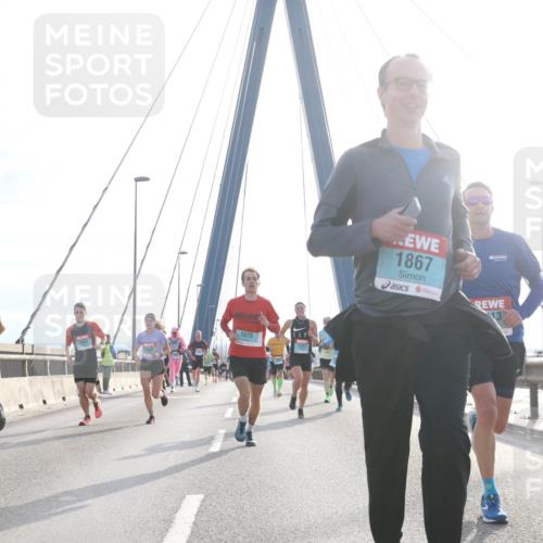 03.10.2024 - Köhlbrandbrückenlauf Jannik Wohlers http://msf.ph/oto/7213112 03.10.2024 09:21:35 Position 1 1075, 1442, 1317, 1867, 13 meine-sportfotos.de