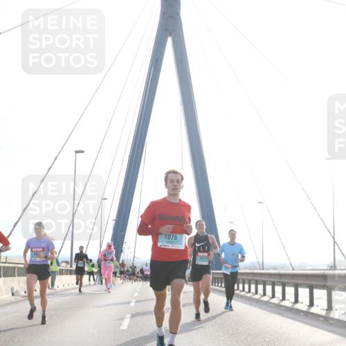 03.10.2024 - Köhlbrandbrückenlauf Jannik Wohlers http://msf.ph/oto/7213208 03.10.2024 09:21:36 Position 1 1075, 1317, 1442, 14 meine-sportfotos.de