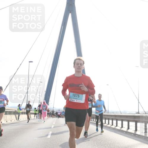 03.10.2024 - Köhlbrandbrückenlauf Jannik Wohlers http://msf.ph/oto/7213222 03.10.2024 09:21:36 Position 1 1442, 1443, 1075 meine-sportfotos.de