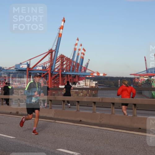 03.10.2024 - Köhlbrandbrückenlauf Matties Gatica Varas http://msf.ph/oto/7213329 03.10.2024 09:37:59 Position 2 2261 meine-sportfotos.de