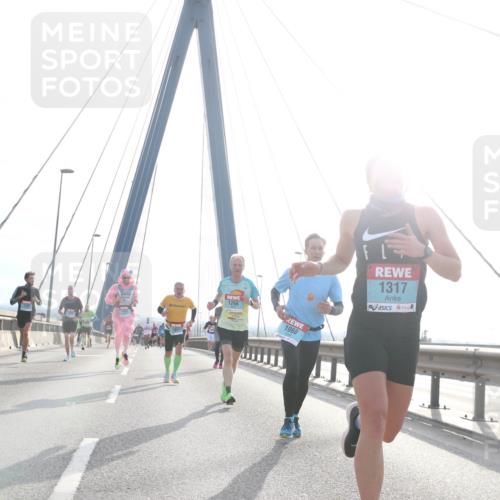 03.10.2024 - Köhlbrandbrückenlauf Jannik Wohlers http://msf.ph/oto/7213344 03.10.2024 09:21:38 Position 1 1268, 1060, 1317 meine-sportfotos.de