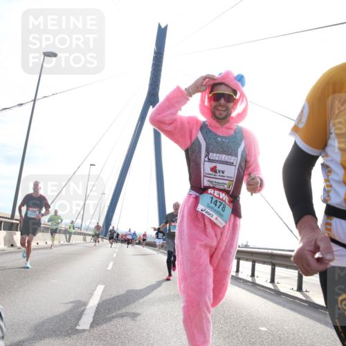 03.10.2024 - Köhlbrandbrückenlauf Jannik Wohlers http://msf.ph/oto/7213714 03.10.2024 09:21:42 Position 1 1096, 1478, 14 meine-sportfotos.de