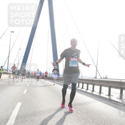 03.10.2024 - Köhlbrandbrückenlauf Jannik Wohlers http://msf.ph/oto/7213752 03.10.2024 09:21:43 Position 1 1416 meine-sportfotos.de