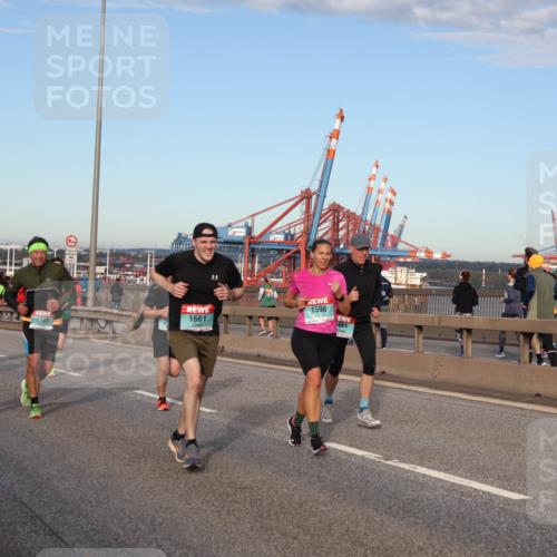 03.10.2024 - Köhlbrandbrückenlauf Matties Gatica Varas http://msf.ph/oto/7213988 03.10.2024 09:38:19 Position 2 1598, 1661, 481, 15 meine-sportfotos.de