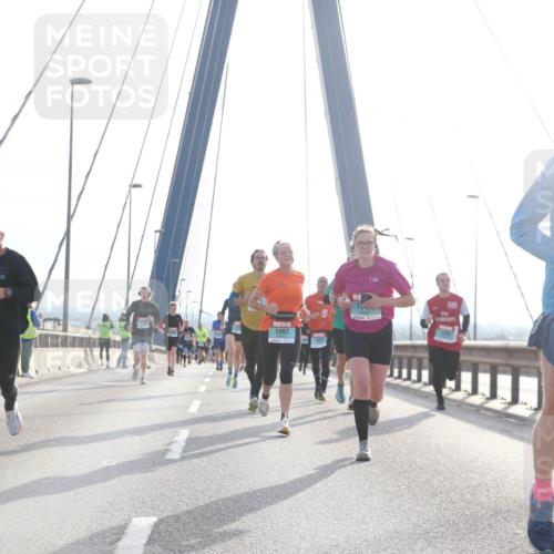 03.10.2024 - Köhlbrandbrückenlauf Jannik Wohlers http://msf.ph/oto/7214172 03.10.2024 09:21:53 Position 1 1212, 1462, 1243 meine-sportfotos.de