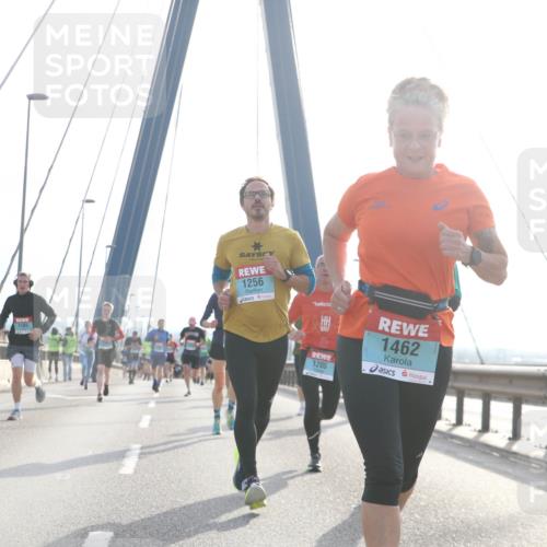 03.10.2024 - Köhlbrandbrückenlauf Jannik Wohlers http://msf.ph/oto/7214670 03.10.2024 09:21:55 Position 1 1256, 1205, 1462, 1266 meine-sportfotos.de