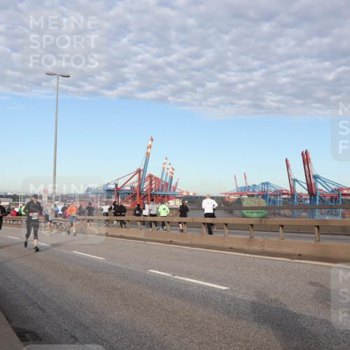 03.10.2024 - Köhlbrandbrückenlauf Matties Gatica Varas http://msf.ph/oto/7214882 03.10.2024 09:38:48 Position 2  meine-sportfotos.de