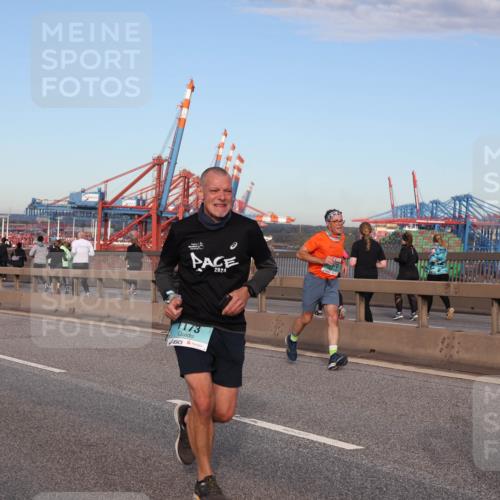 03.10.2024 - Köhlbrandbrückenlauf Matties Gatica Varas http://msf.ph/oto/7215042 03.10.2024 09:38:53 Position 2 2024, 1173 meine-sportfotos.de