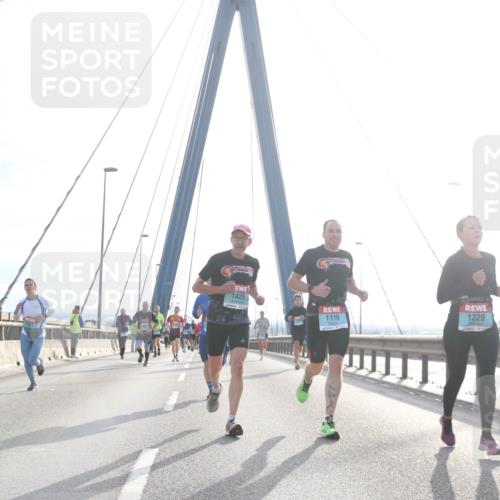 03.10.2024 - Köhlbrandbrückenlauf Jannik Wohlers http://msf.ph/oto/7215218 03.10.2024 09:22:02 Position 1 1425, 1119, 1229 meine-sportfotos.de