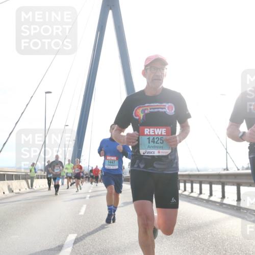 03.10.2024 - Köhlbrandbrückenlauf Jannik Wohlers http://msf.ph/oto/7215326 03.10.2024 09:22:03 Position 1 1433, 1447, 1425, 1119, 6 meine-sportfotos.de